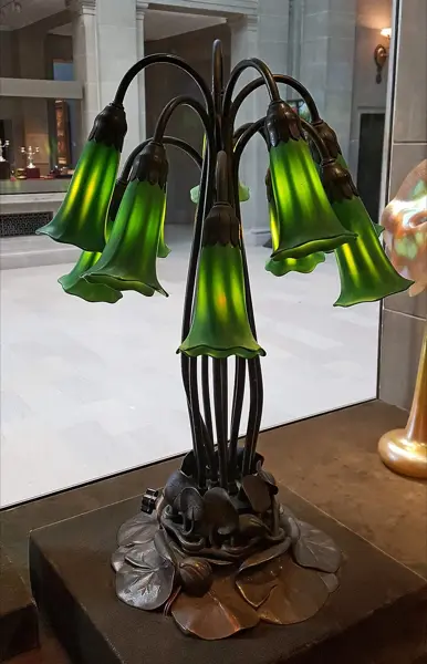 Tiffany-style stained glass table lamp with floral dragonfly pattern